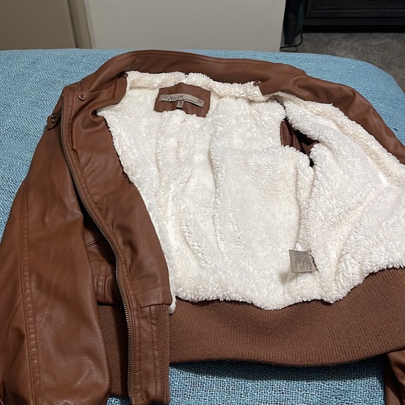 Jacket, perfect for fall and winter! - Picture 2 of 4